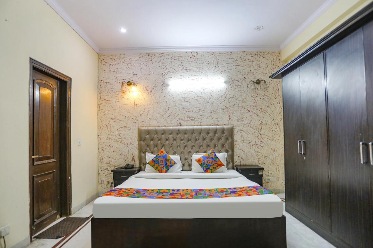 Fabexpress Hm Palace Hotel โนอิดา ภายนอก รูปภาพ